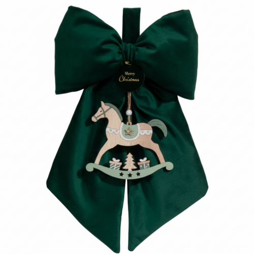 Cherry and Peach - Fiocco Natalizio in Velluto Verde con Cavallo a Dondolo