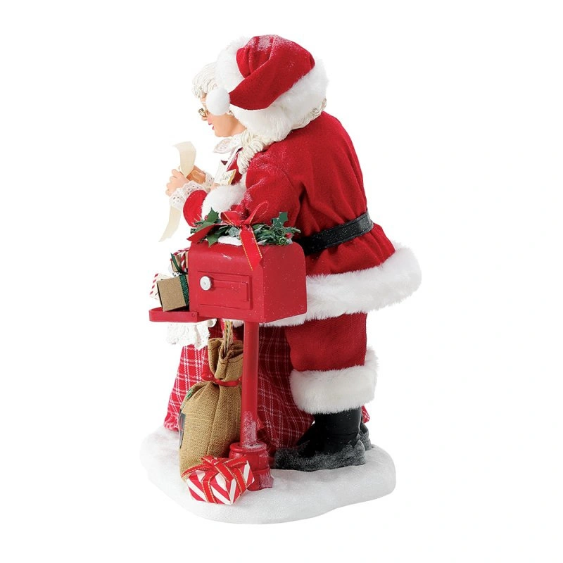 babbo natale e la signora claus aprono lettere cm dept c bf
